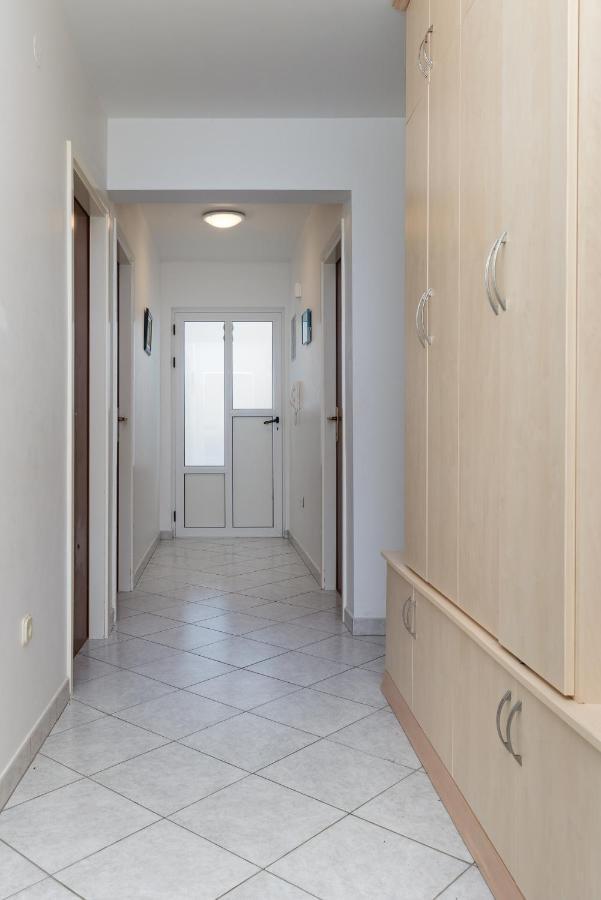 Apartments With A Parking Space Mimice, Omis - 2805 Bagian luar foto